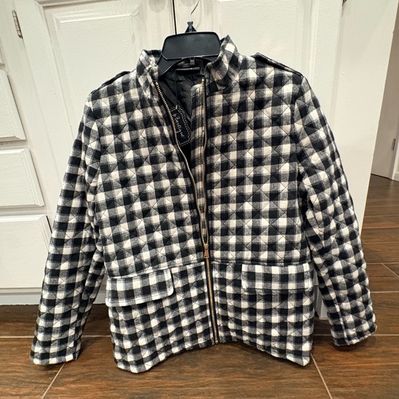 Brand New b.Boutique Quilted Buffalo Plaid Jacket - Size M 

New with tag.  NWT - Picture 10 of 10